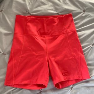 girlfriend collective run shorts in size large🌺